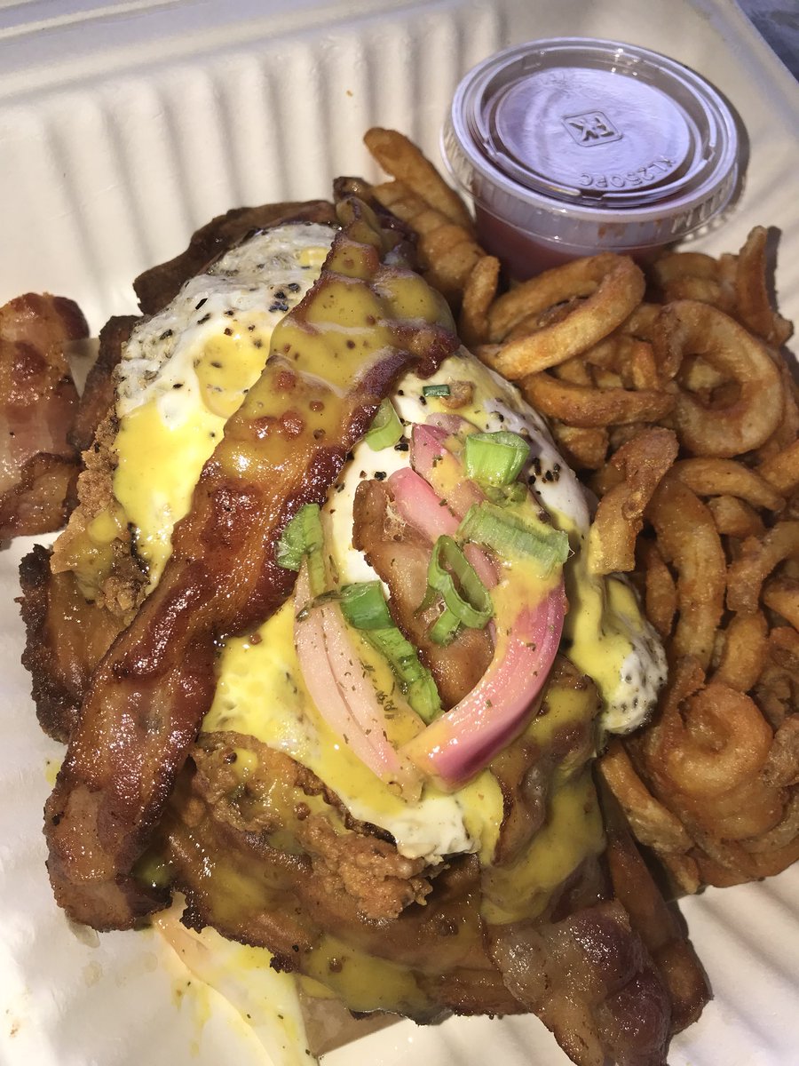 _tongueTYed's tweet photo. You know what I’m gonna go ahead and get this Greensboro Food thread poppin. I’m bored and hungry 😂

My favorite place is Bites &amp; Pints on Spring Garden!  They have some crazy combinations (like a chicken, egg bacon and waffle sandwich 😂) but they work so well 🤤 https://t.co/FtOT15D6eJ
