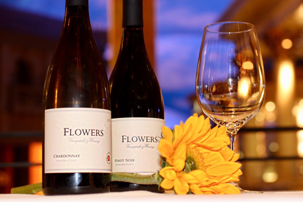 PalmLasVegas's tweet photo. What better way to celebrate the start of warm weather than with Flowers.🌻 #837club https://t.co/DZsG3PYasn