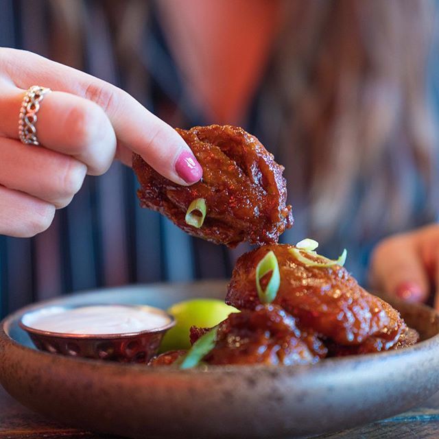 Chicken_Society's tweet photo. Get dipping! Hump day = Boneless Buttermilk fried chicken day and we couldn’t be more excited! 🙌🏻 What’s your favourite sauce? https://t.co/KcXSZ6dvu2 https://t.co/l0D3wB0pdl
