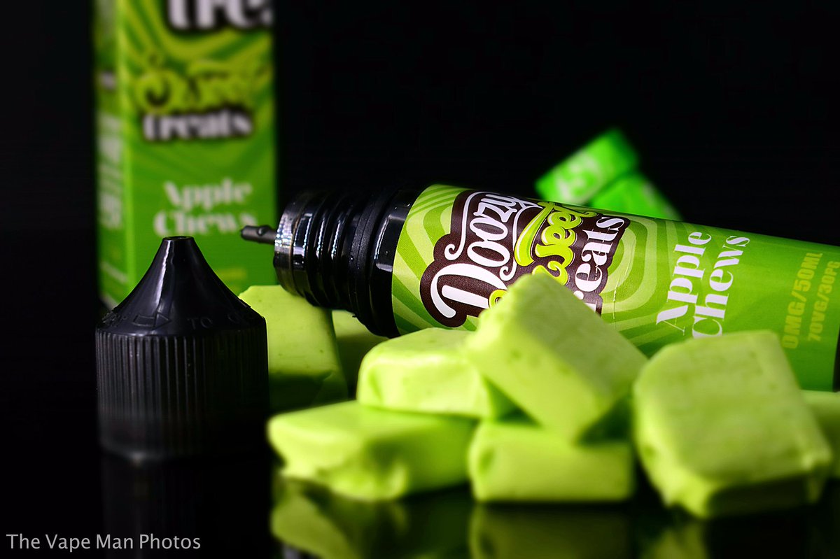 thevapemanphoto's tweet photo. Wow these #applechews from doozy vape are amazing just like the sweets when you was a kid #Vape #vapenation #vapejuice #vapelove #vapeing #vapeuk #vapeporn #vapers #vapepics hit them up at https://t.co/PUSdiPfjus some amazing juices https://t.co/qG1aOEzvyK