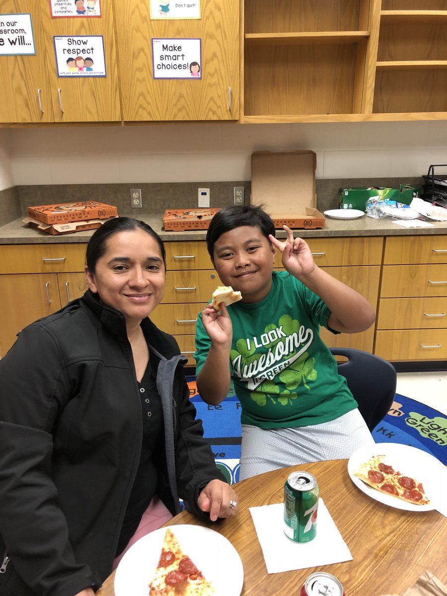 MrsOchoaCCE's tweet photo. We loved our 4th Grade ELL Farewell lunch today, complete with a warheads challenge and a few sad tears. We love this group and know they will do amazing things! @CastlemanCreek #ccepride #ccegrows #MidwayMagic https://t.co/sF9EcGLHOU