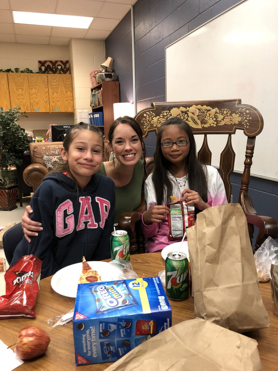 MrsOchoaCCE's tweet photo. We loved our 4th Grade ELL Farewell lunch today, complete with a warheads challenge and a few sad tears. We love this group and know they will do amazing things! @CastlemanCreek #ccepride #ccegrows #MidwayMagic https://t.co/sF9EcGLHOU