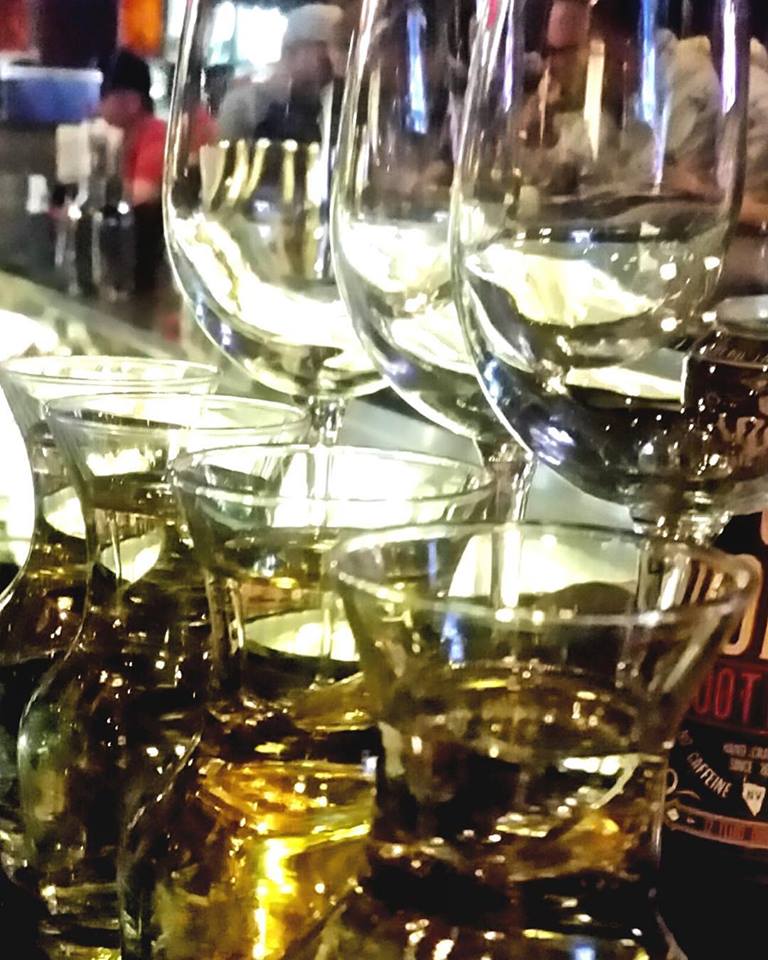 PizzaRockLV's tweet photo. Pizza Rock.... Where winos go to drink wine on Wednesdays because all bottles & glasses are 1/2 off! πππΌπ· #winowednesdays https://t.co/EC6wAXeYFn