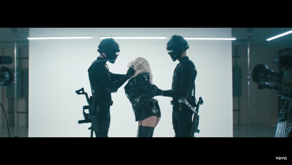 Kary_H_Bell's tweet photo. Este vídeo nos muestra como una sociedad machista nos trata como objetos, y al final ellas pueden ser libres ME ENCANTA TODO...!!! I Love you♥ @ddlovato @xtina #XtinaDemiVideo #FallInLine #FallInLineToday
https://t.co/b0IK7Dm3iT https://t.co/mKgt1Db3yv