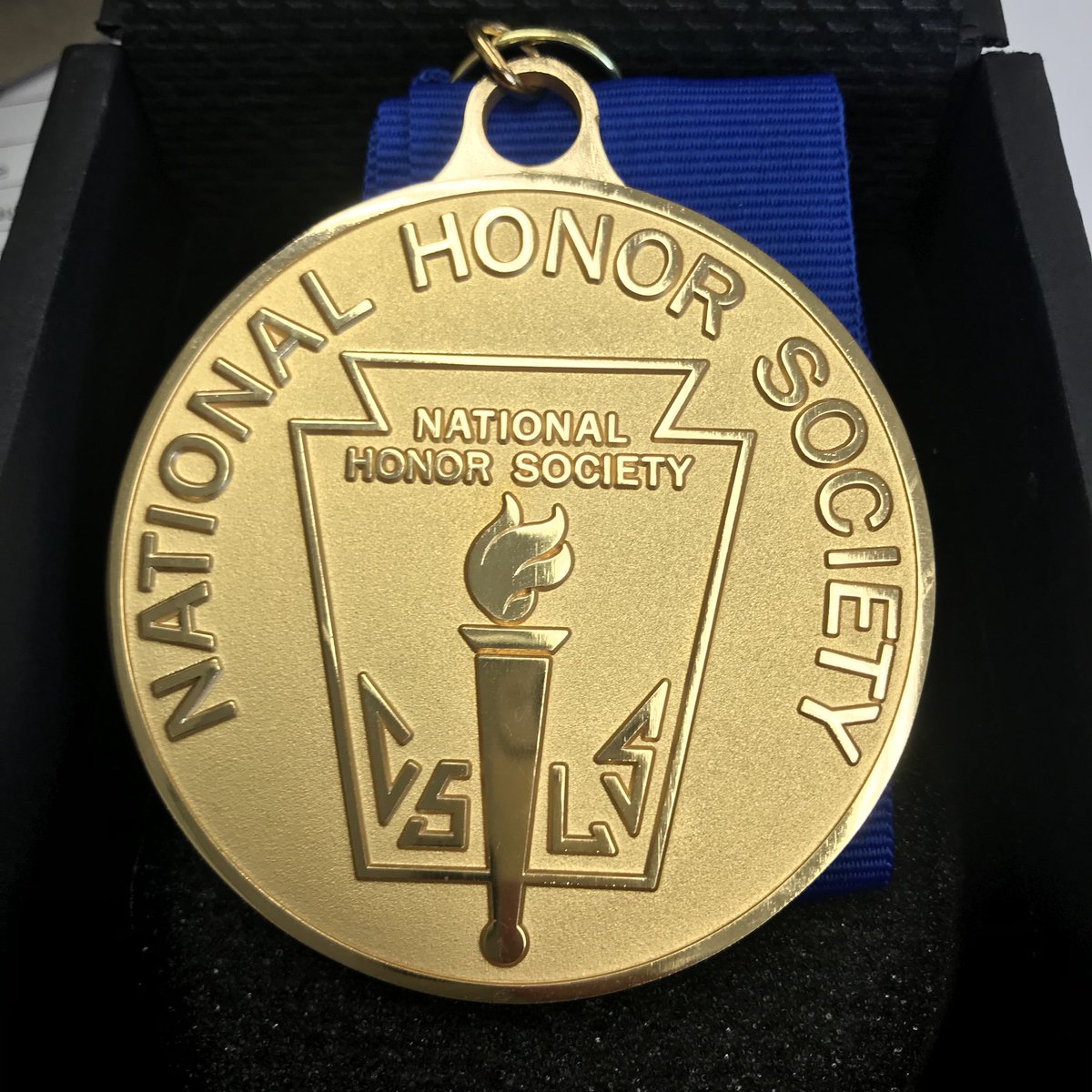 jrtnhs's tweet photo. Special honors for special senior members. Can’t wait! #leadjrt @nhs_njhs @JRTPrincipal https://t.co/UDweS7CvqT