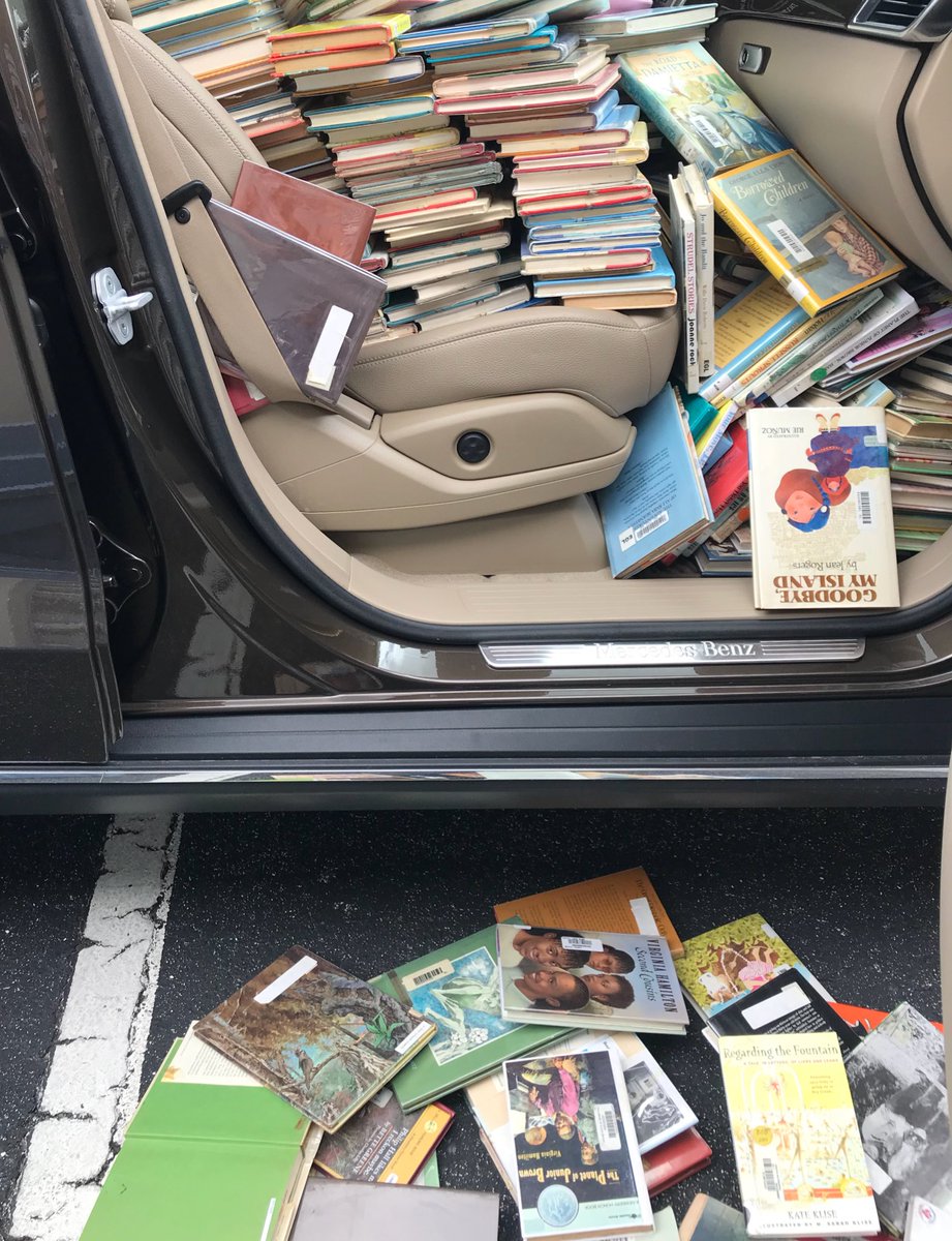 ReadRepeatOrg's tweet photo. Wow!  Picked up about 2000 books from @HCPS_ELEMC to give to kids in @HillsboroughSch for #backtoschool reading packs!   We are so grateful for the team at @hubofschool for caring about their students! #shareabook #changealife https://t.co/jD6ymldevR