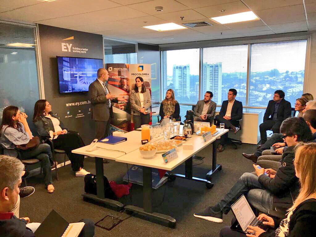 JulianaVillegas's tweet photo. 8 empresarios de @Colombia y 15 compradores de #Brasil empezaron hoy sus jornadas comerciales para aprovechar de la mano de @PROCOLOMBIACO , las #oportunidades que trae el #ACE72 para incrementar nuestras exportaciones de SistemaModa: 5 de #Cali, 2 de #Medellín , 1 de #Manizales https://t.co/oieRQQj2hB