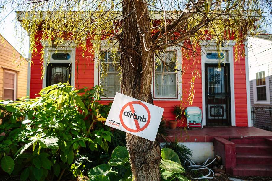 CasaVersa's tweet photo. Are you really a traveler if you use #Airbnb ? 🙅🏡
Read why not: https://t.co/kShaGAjfna https://t.co/EmmjeFiaBJ