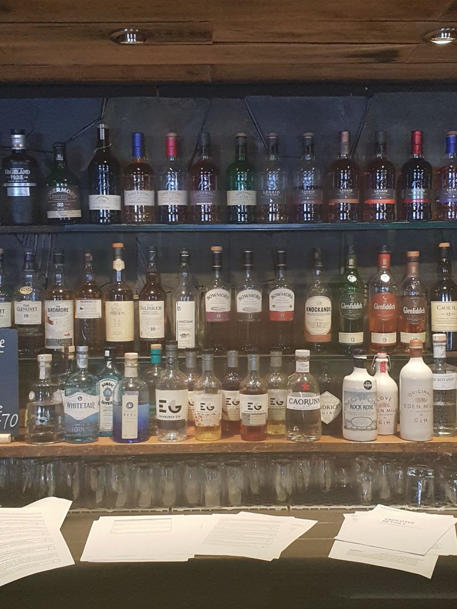 Great to see our malts standing tall behind the bar @Macgochans in Tobermory!  With so much to choose from we might be here a while...