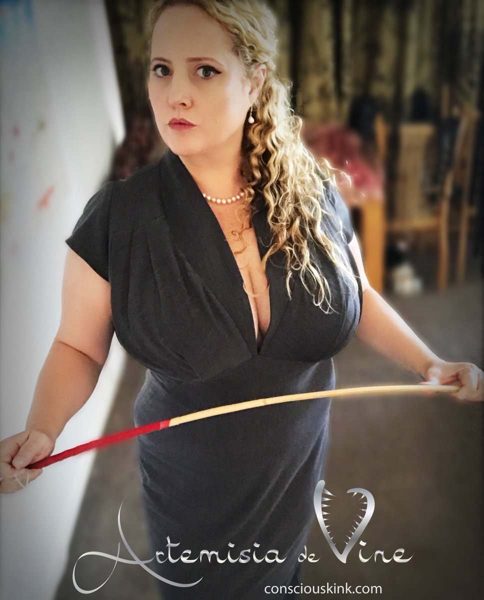SanctuarySydney's tweet photo. Are you a #Femmetop or #Femmeidentifying Top? Come along to the Drum and BEAT IT with your peers and players! #impactplay #annandale #BDSM #kink #sadist #masochist https://t.co/pKqWBXjHWC https://t.co/43ugFZqzBP