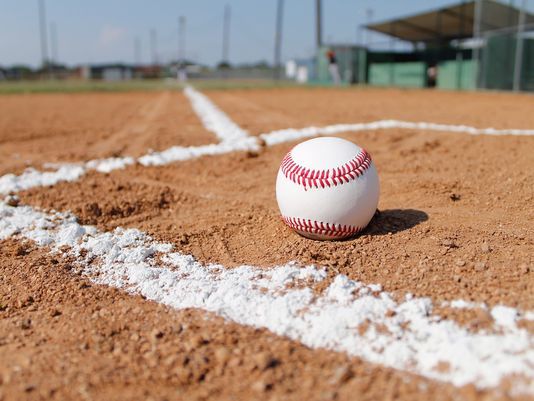 STORY: <a href="/AHS_Admiralsbse/">Arlington Baseball</a> is into the Section 1-AA semifinals thanks to <a href="/RobServellon/">Rob Servellon</a> and @Jmel_21    hudsonvalleysportsreport.com/servellon-mela…