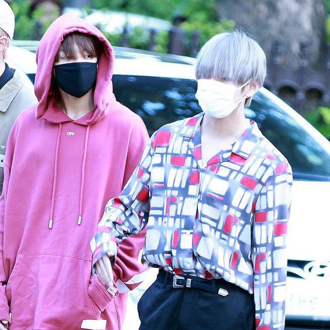 : well, my baby Taehyung loves to sleep whenever we travel so I have to make sure I’m wearing a fluffy & soft clothes. My baby loves to cuddle too so I have to be on this sweats everytime. #vkook  #kookv  #taekook 