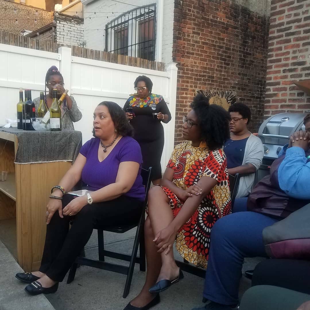 BLMHV's tweet photo. Michelle Duster, the great-granddaughter of Ida B Wells speaks and Sevonna Brown Black Women's Blueprint on the 100 year anniversary week of the Lynching of Mary Turner (5/19) and her 8 months baby who was cut from her womb and stomped to death.
#FreedomSummer #ResistanceSummer https://t.co/0LghbISt3b