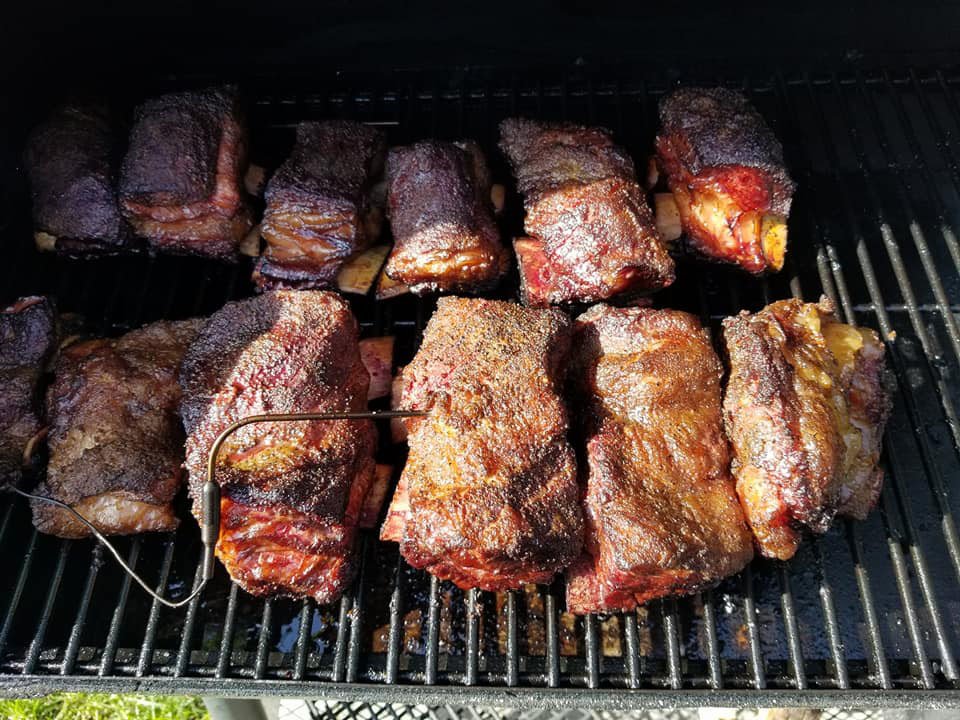iluvgrillinmeat's tweet photo. Another #humpday Wednesday, another opportunity to show off your butts... Pork butts, that is!
📷 via Jim Templeton from Facebook #ilovegrillingmeat #foodie #grillingmeat #smokingmeat #bbqtime #meateater #meatlover #meateaters #meatlovers #grilling #barbecue #barbeque #pitmaster https://t.co/afnqwgcKdD