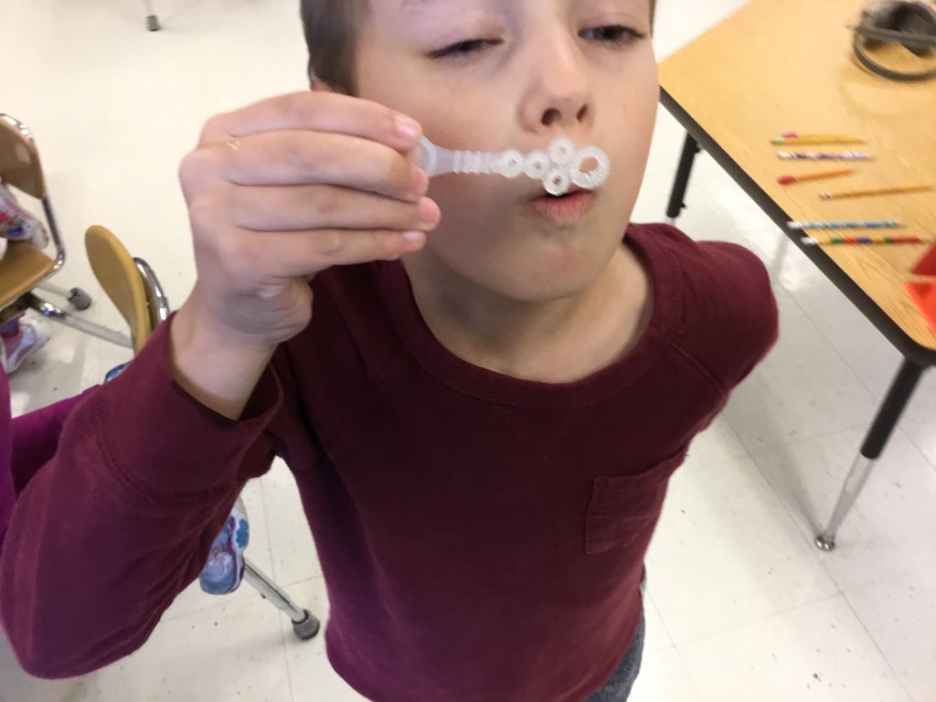 Sandy_Guendling's tweet photo. Last science experiment of the year. We made our own bubbles! @center_dolphins  #theylovescience https://t.co/vGIgVDU35m
