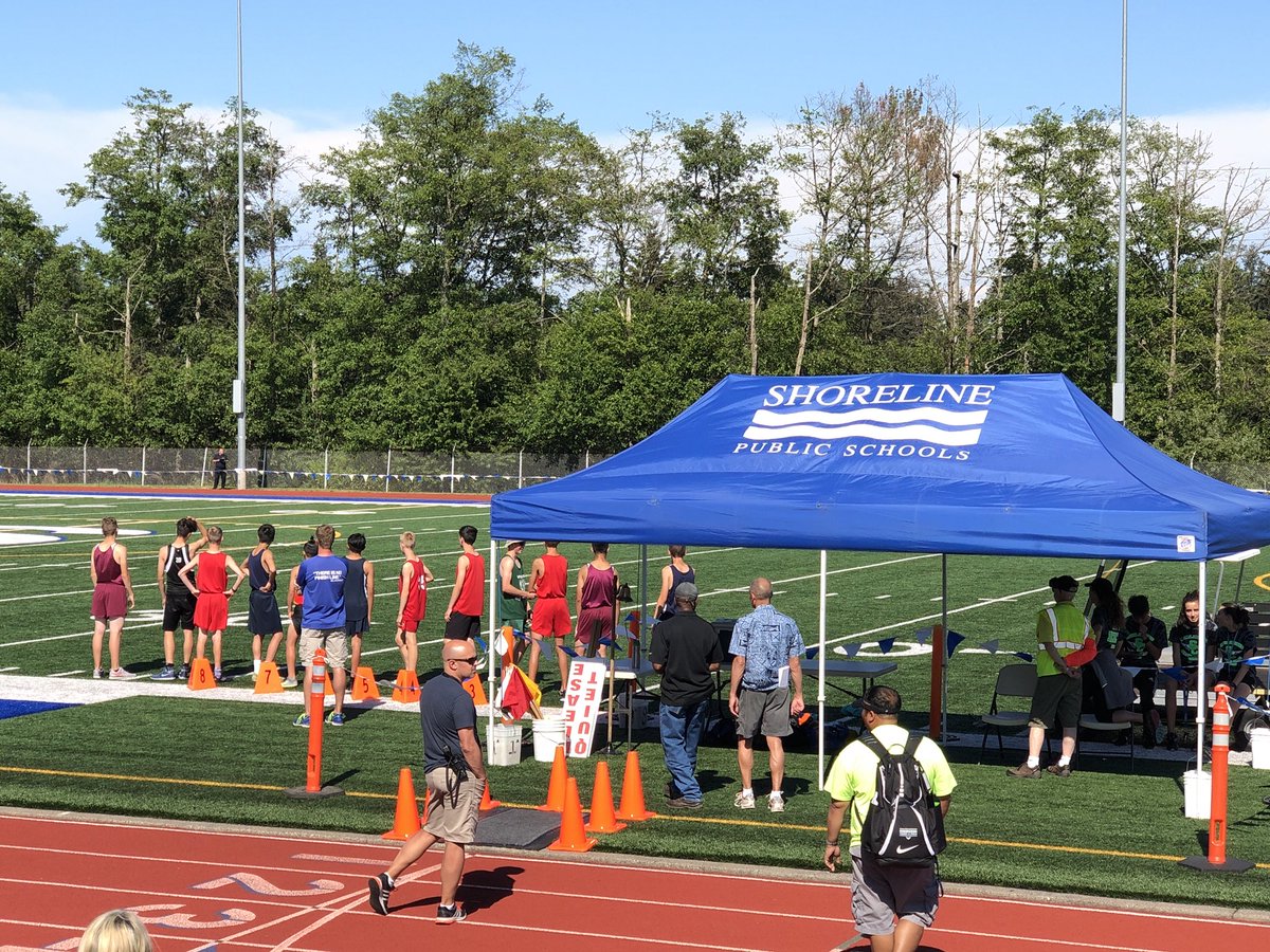 SuptMiner's tweet photo. Great turnout for the middle school track meet hosted @ShorelineK12. Beautiful day to watch athletes from @EinsteinTigers and @KelloggMS compete!  Good luck Tigers and Knights! https://t.co/t22uoDXEbw