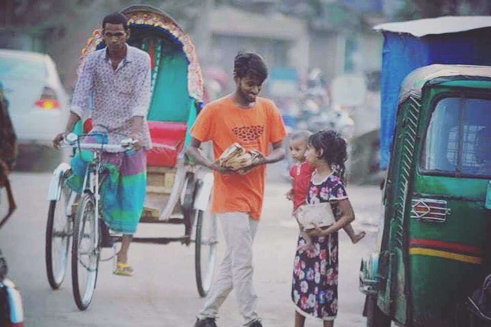 BhaatBank's tweet photo. This #Ramadan #bhaatbank is providing iftar to 800 less fortunate people a week. We have served over 1000 people in the first 7 days. 
#RamadanKareem #Fasting #charity #nonprofit #donate #ZeroHunger @WFP @bdidentity @VoicesofBangla https://t.co/yoQoqGciRy