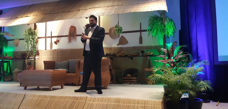 MPI_Mexico's tweet photo. “Debes comenzar a ver tus eventos como producto.” @david________ de @IBTMAmericas_Es en su ponencia Plan de Marketing para Eventos. 
Puedes ver el inicio de la conferencia por #InSideMxTv > https://t.co/wLRlHki9C2 #CongresoMPI #YoSoyMPI #ViveIntensamenteTuIndustria #meetingprofs https://t.co/fRE22UMkfW