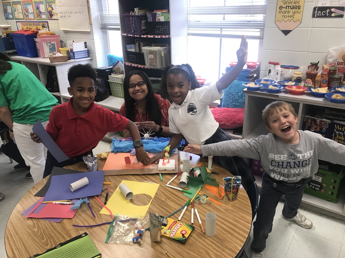 Hamiltons3Grade's tweet photo. End of year party (Part 5) @MaryBAustin #AustinInnovators https://t.co/CiRSLr7NAH
