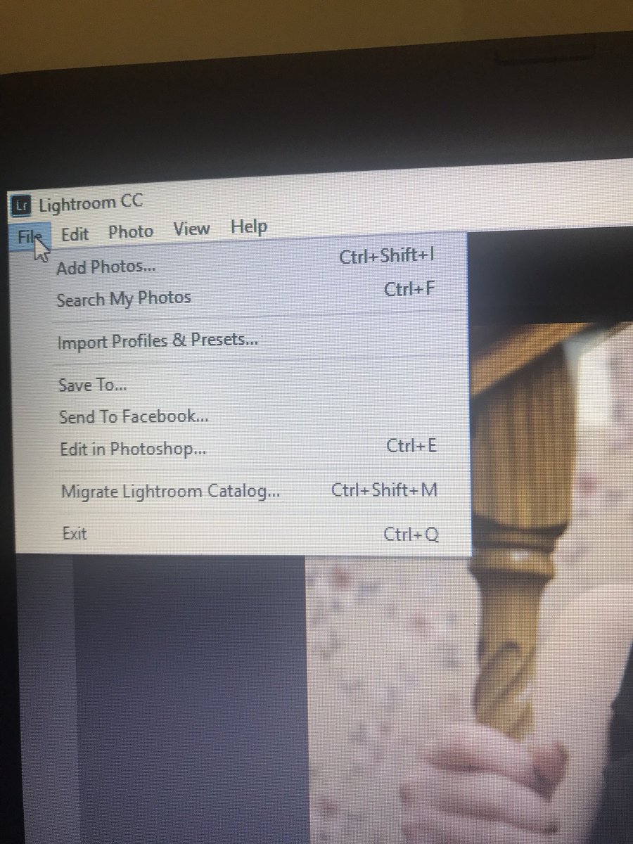 Cassaleenie's tweet photo. @AdobeCare I don’t see an option to download classic. https://t.co/YwyFacZnVf