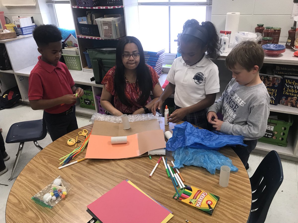 Hamiltons3Grade's tweet photo. End of year party (Part 3) @MaryBAustin #AustinInnovators https://t.co/FvDl7u7Bya