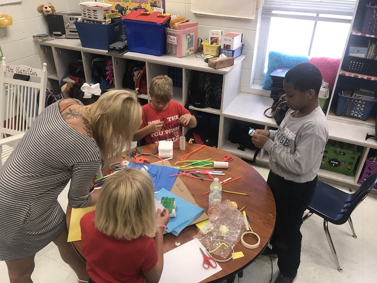 Hamiltons3Grade's tweet photo. End of year party (Part 3) @MaryBAustin #AustinInnovators https://t.co/FvDl7u7Bya