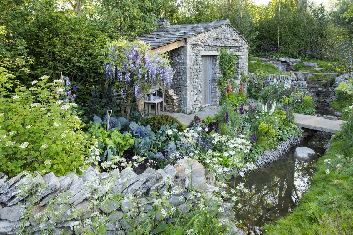 Welcome2Yorks's tweet photo. 🚨VOTE: After winning a GOLD Medal for our 'Welcome to Yorkshire' garden at this year's RHS Chelsea Flower Show, Yorkshire is now hoping to win the prestigious BBC People's Choice Award - and we need your help! Vote now https://t.co/WrsWLR5fZl https://t.co/cfvavyrksa