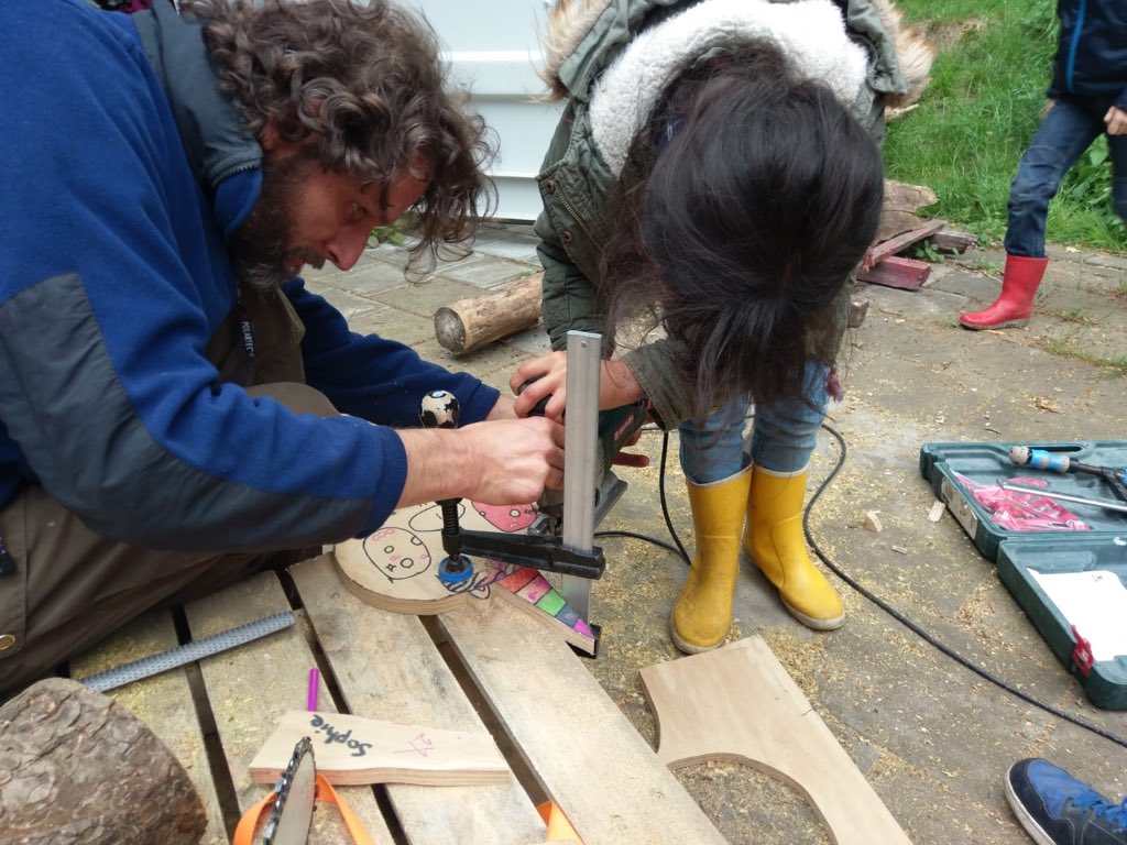 maak_lab's tweet photo. Hour Dutch kids like to get things done untill it stands. Woodcarving and sawing and building three days during Pentecost. #TheSecretGarden took them lots of #MakingHour s, but they loved every second of it! https://t.co/qR3aCdtyDq
