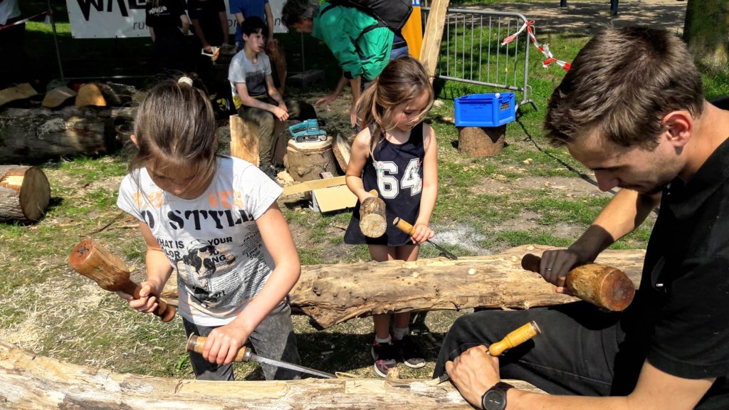 maak_lab's tweet photo. Hour Dutch kids like to get things done untill it stands. Woodcarving and sawing and building three days during Pentecost. #TheSecretGarden took them lots of #MakingHour s, but they loved every second of it! https://t.co/qR3aCdtyDq