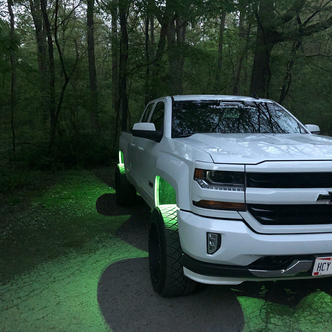 OPT7Lighting's tweet photo. If you got a lift on your truck, we got you covered when it comes to Quantum Rock Lights. 10 foot wires x2 are available
https://t.co/9yZuh6a1lT
Shout out to @Cocaine_z71 for the application shots. #OPT7 #AURALED #TEAMOPT7 https://t.co/BElGZdTg2h