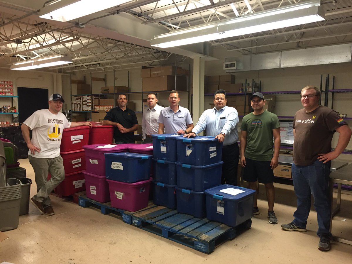 NP_Millennial's tweet photo. Another event today for the Jr. League of Minneapolis Backpack Buddies Program. Thanks to everyone that came out to volunteer! https://t.co/X6wlLmiDXn
