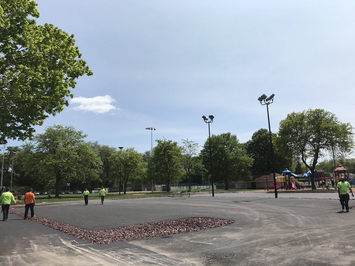 onwithjohnwx's tweet image. Lights and storm water runoff... on the surface, not super exciting topics - BUT Kingston has some really exciting things happening with those two topics.  Learn more about it in Power To Save Thursday evening.