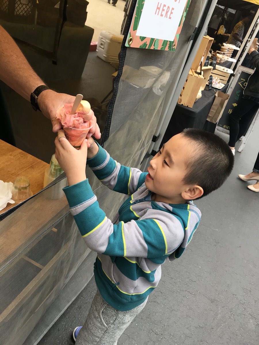 AussieScoop's tweet photo. Another satisfied customer! 🍓🍌🍑 #purefruit https://t.co/rHkq5PPhOO