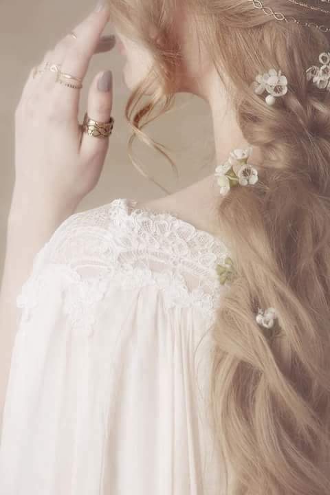 كل شيئ أنت ~
يا من يراك الناس بشرا ً ..
وأنا أراك #نبضا ً