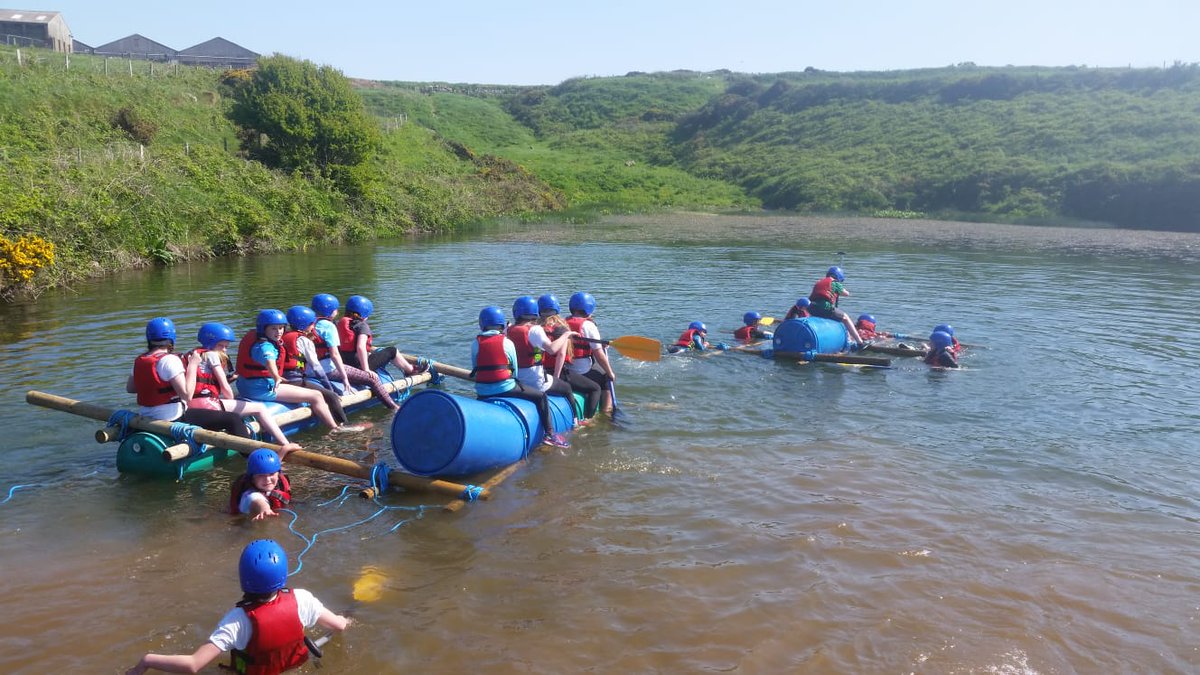 TYFGuides's tweet photo. @PrendergastCP have been having lots of fun raftbuilding and coastal walking today. Getting up close with nature. #tyfschools #schooltrips #getoutside #outdoorlearning https://t.co/s0OHkSnCUf