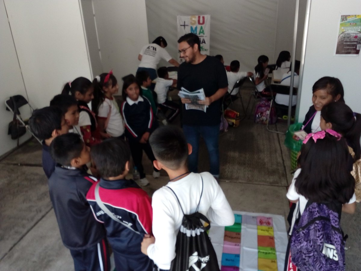 PoliedroCC's tweet photo. Muy felices aquí en la @fcienciasuami aprendiendo, jugando y comiendo con el ADN y los colores de los animales #FCyH #FeriaCienciasUAM-I #SumaCiencias #Súmate https://t.co/ZbnburXeb6