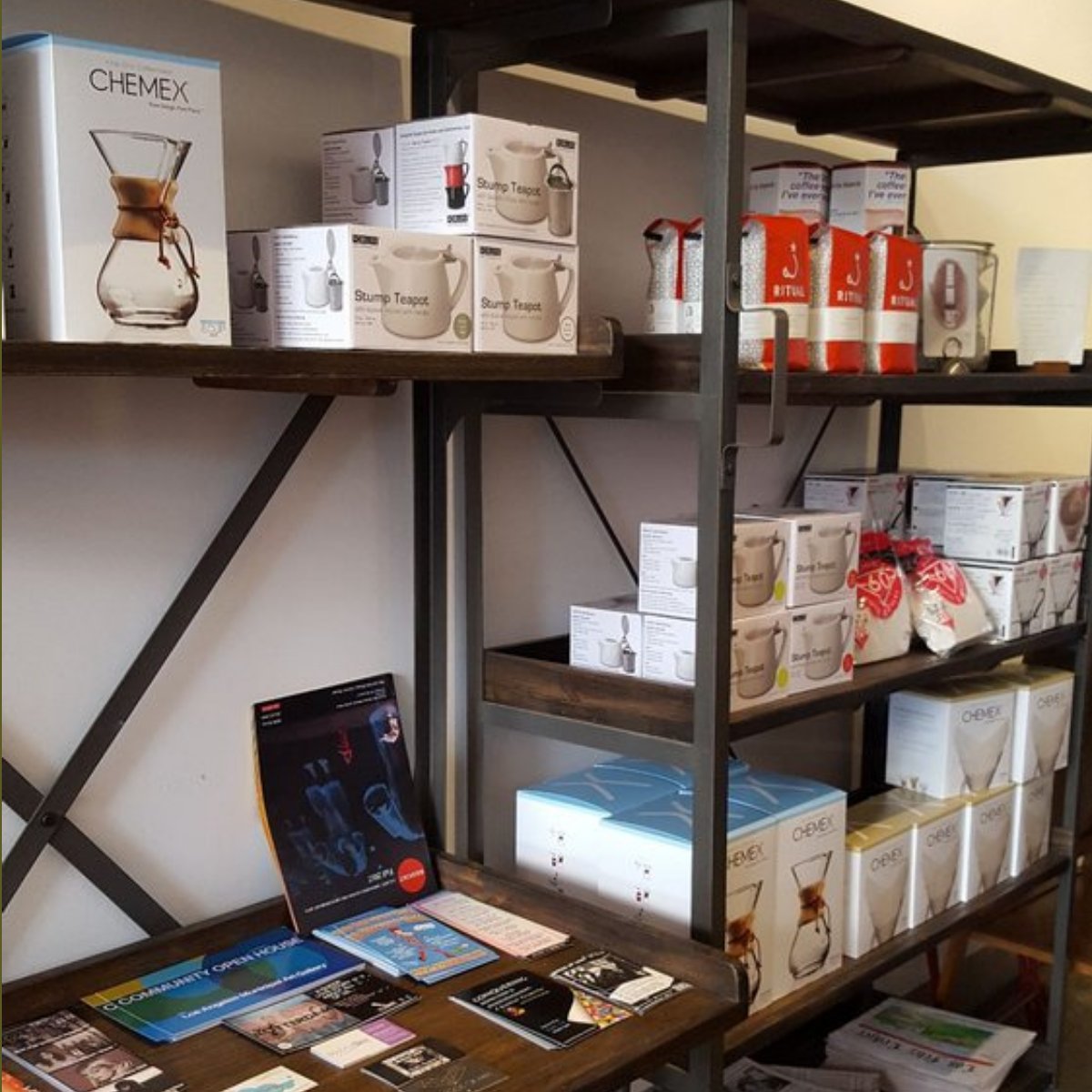 Bru_Coffeebar's tweet photo. Sip and shop. https://t.co/57Aq5i4Vbv