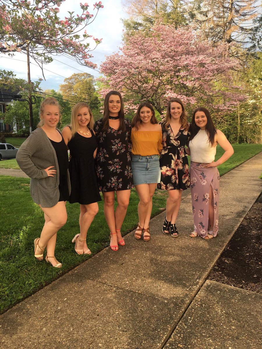 UMWDanceTeam's tweet photo. Congratulations to our smart, beautiful, and talented seniors on graduating! We’re so proud of you, and we miss you already! Please come back to visit! 💙 https://t.co/L8yDEmTZsO