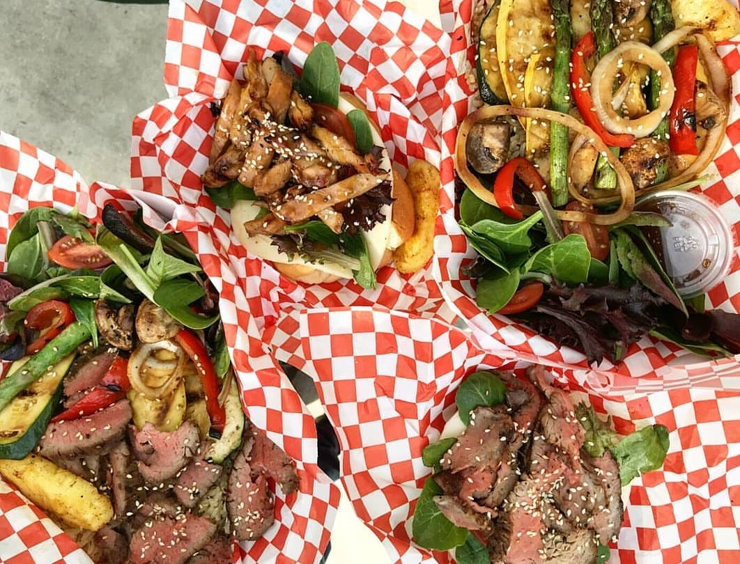 gourmet_stops's tweet photo. @bbkyugrill will be serving #yummy #dinner #tonight at #victoronveniceapartments -> https://t.co/uAUGOS4Ka9 Dinner time 6-9pm! #laeats #labites #laeater #losangeles #la #lafoodie #streetfood #dinnertonight #eatla #lafoodtrucks #latrucks #foodtrucks #japanesefood #bbq https://t.co/IF599NSnWu