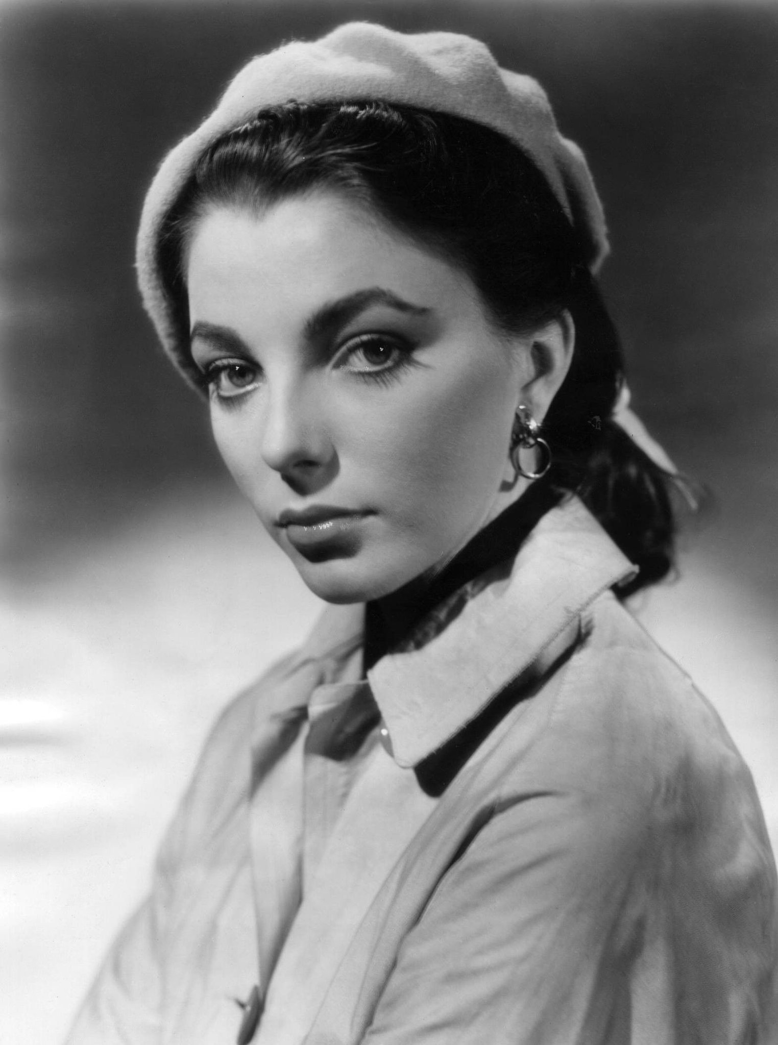 Happy birthday Joan Collins!! 