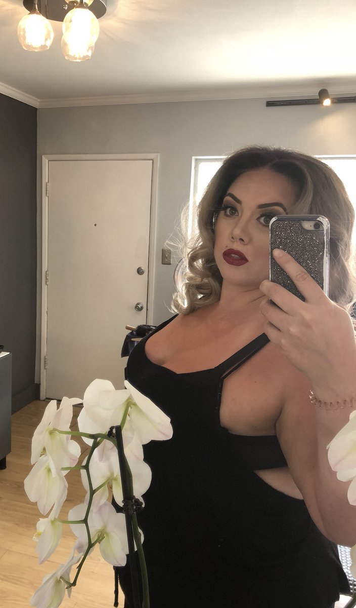 ufuckingwantit's tweet image. Hair and makeup done #modelready #selfie #model #plussizelingerie #plussizebra #plussizemodel