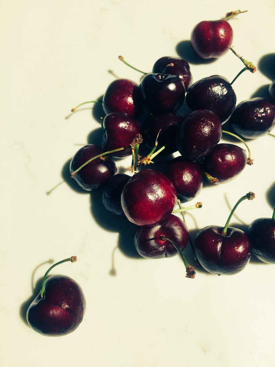 KTBishopcooks's tweet photo. #cherries #summershere #spitthepit #cherry #cherryseason #cherrypicking #kentcherries #juicy ๐ https://t.co/2gX0vabujS