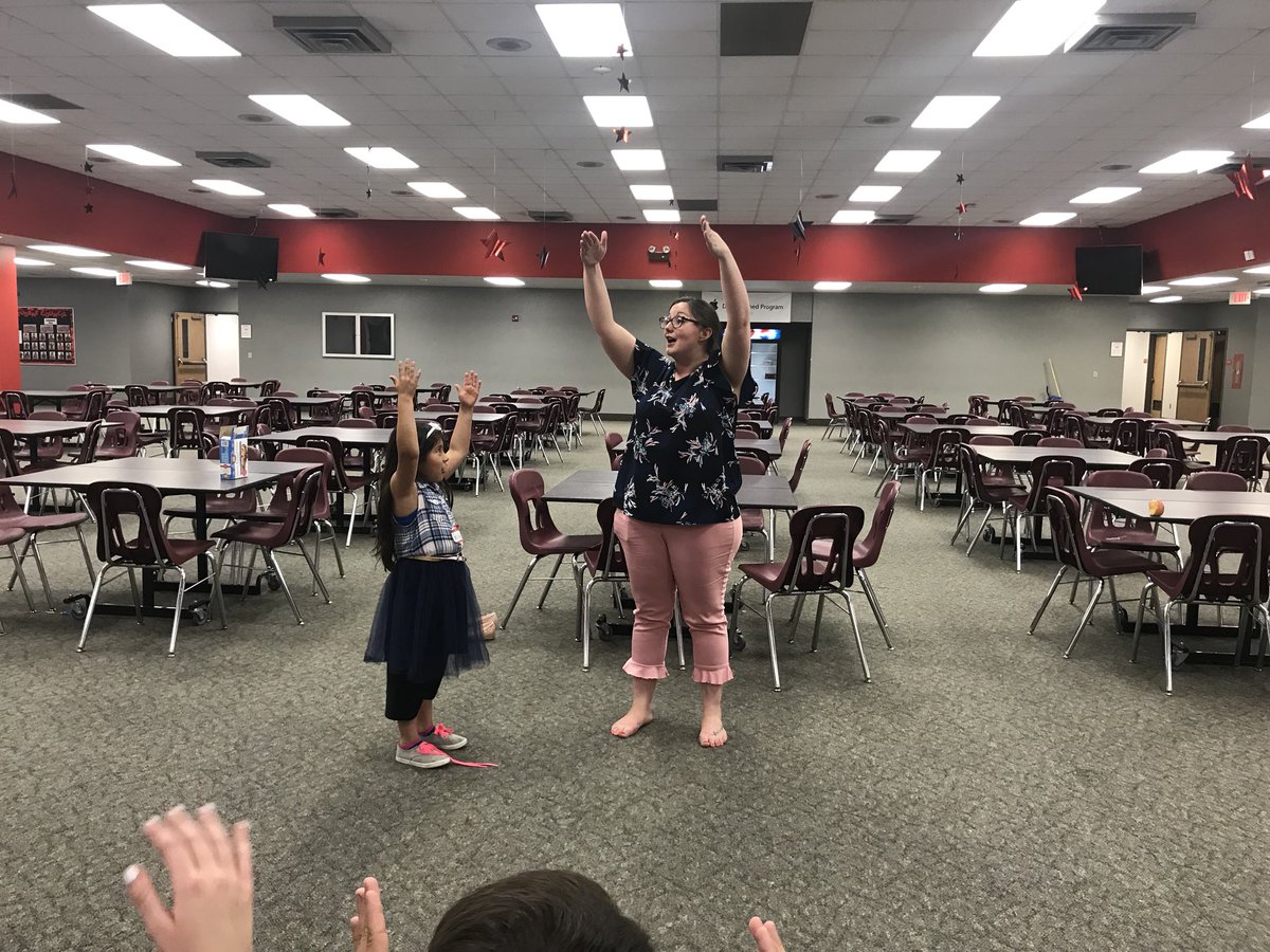 MusicSommerfeld's tweet photo. Choir Mini Camp!! Weβre having a blast so far! @MsSimonsSays15 #BHES180daysoflearning #choir https://t.co/Br6IFCCAyj