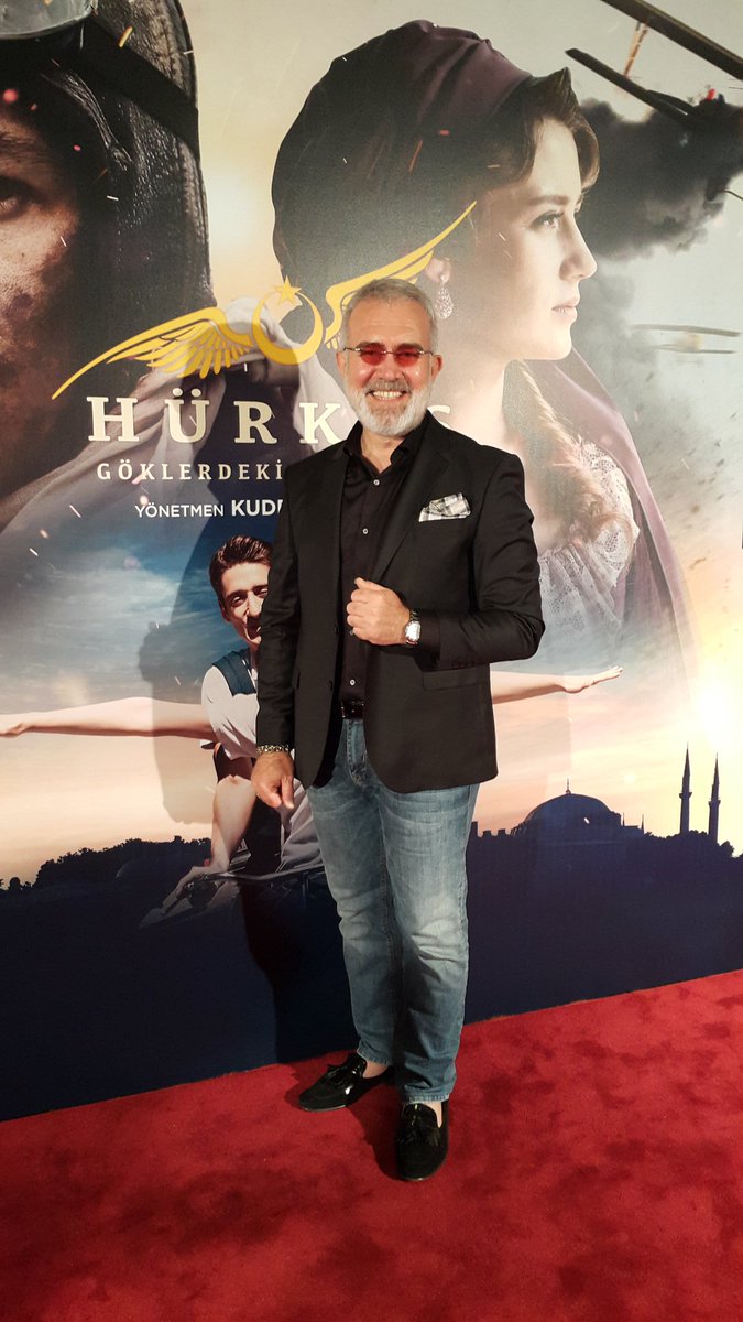 Yenisehirlioglu's tweet photo. Vecihi Hürkuş'un galasını yaptık.Müthiş bir film sizi bekliyor. Kudret Sabancı hünerini konuşturmuş.
@hurkusfilm https://t.co/SHMj7kouox