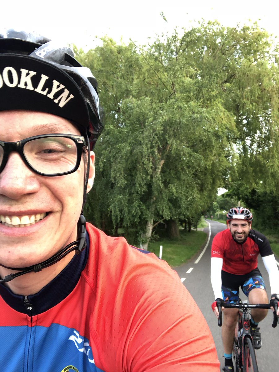 BrettThake's tweet image. What a great evening cycling with #HaveringTri - being pushed to my limited and having to let the group go at one point as my HR hit 202BPM.  Love these sessions. #gettingbackinthegame #cycling