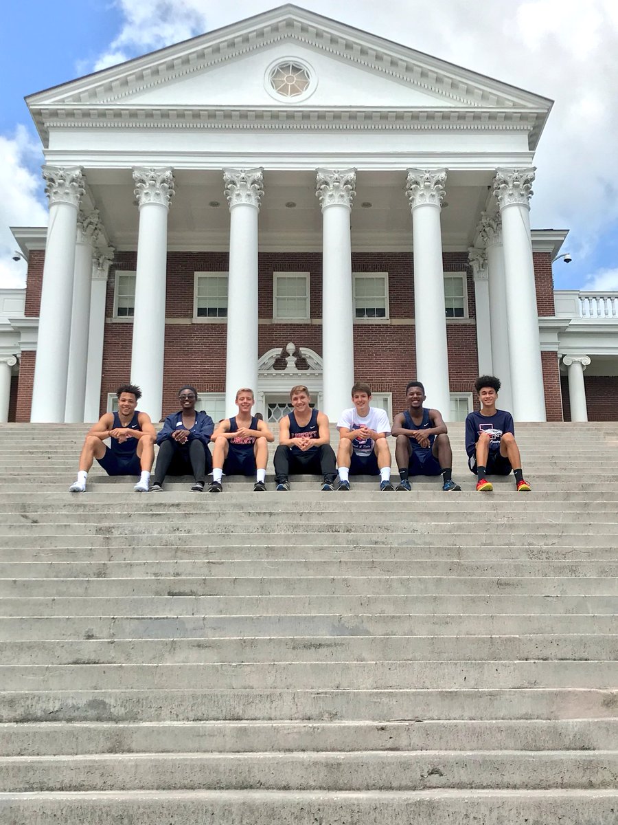 libertyxctf's tweet photo. Great first day of the Region 4C Meet! Thanks for riding with us Kettle Run see yโall on Friday #blueandorange #LibertyRun https://t.co/1oGuoeVujg