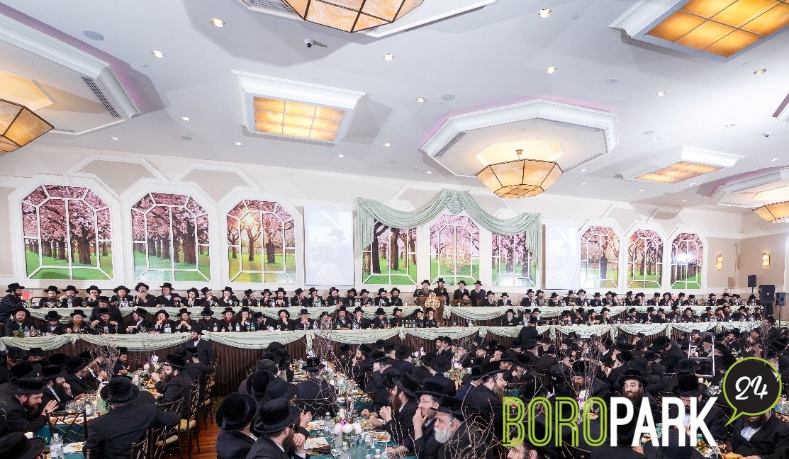 BoroPark24's tweet photo. Photos of the Annual Dinner for Ichud Mosdos Bobov-45 https://t.co/AVm480FDIt https://t.co/NuaHMfKsWg