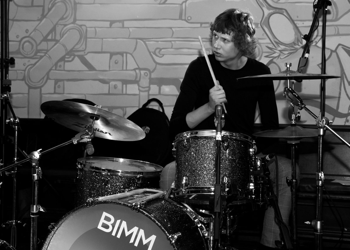 DeeIona's tweet photo. Alternative Escape @thegreatescape @STRANGECAGESx at the Nth.Laine Brewery 19/05/2018.
#strangecages #livemusic #bandsinbrighton #gigphotography #blackandwhitephotography https://t.co/Guf5e1lhNt