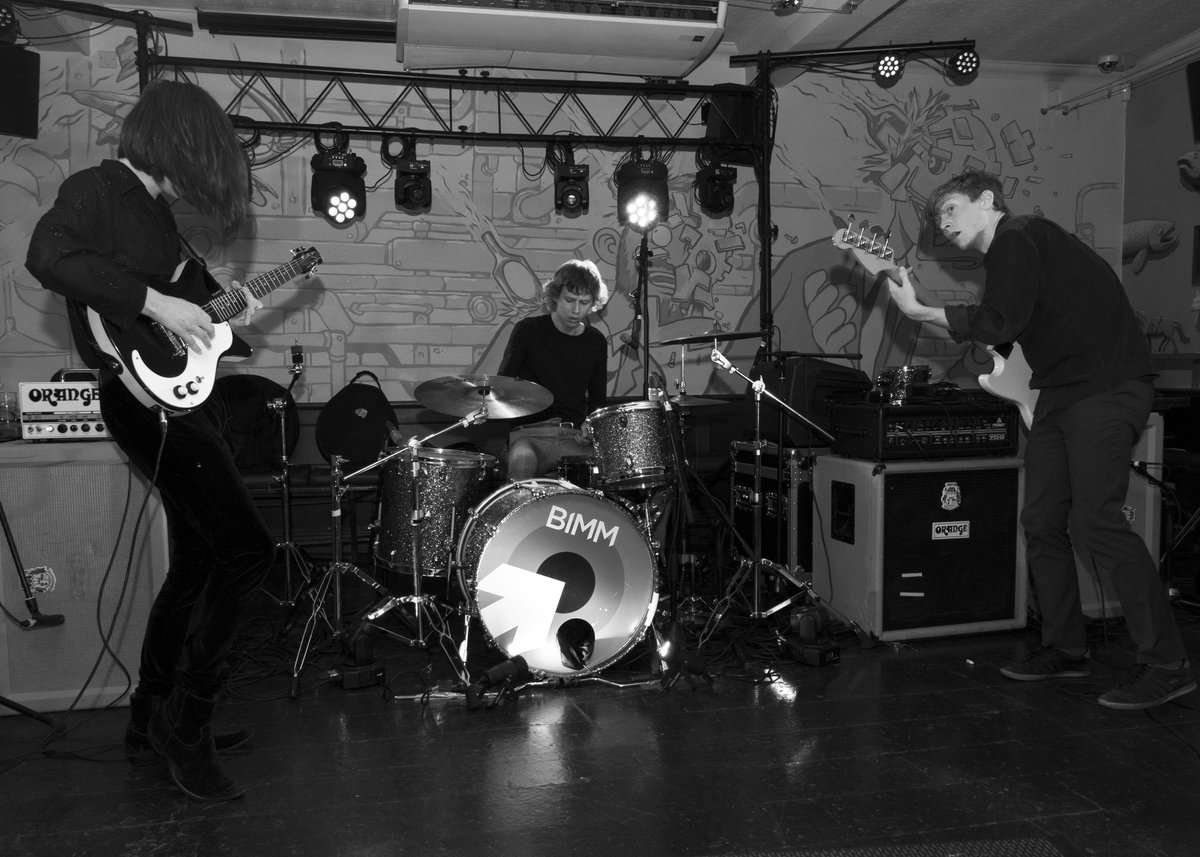 DeeIona's tweet photo. Alternative Escape @thegreatescape @STRANGECAGESx at the Nth.Laine Brewery 19/05/2018.
#strangecages #livemusic #bandsinbrighton #gigphotography #blackandwhitephotography https://t.co/Guf5e1lhNt