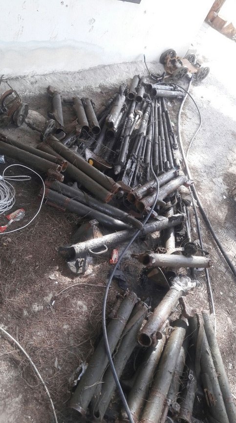 TSK: Afrin'de mühimmat deposu bulundu.
TSK unsurları, ayrıca harekat kapsamında terör örgütü PKK/PYD'ye ait barınak, sığınak, mevzi, silah, araç ve gereçlerin bulunması için de aralıksız operasyonlarını sürdürüyor.
#AfrindeMühimmatBulundu